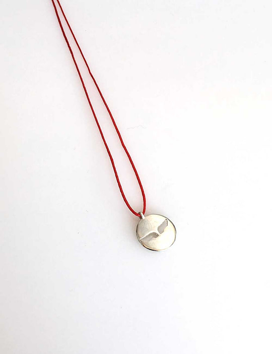 113 collier aile trouee rouge web